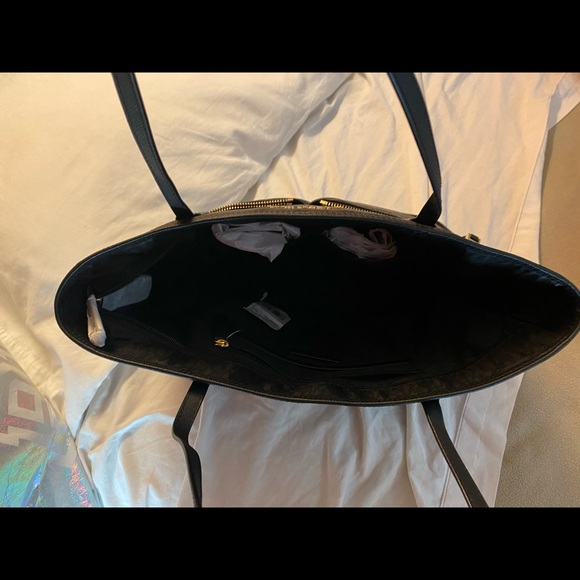 Michaels kors tote - Picture 4 of 5